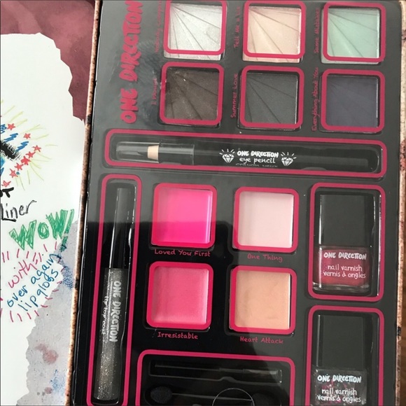 Limited Edition Makeup by One  Direction - Picture 2 of 4